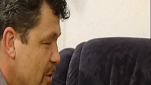 Blonde deutsche MILF mit dicken titten benutzt vibratoren und reitet riesigen schwanz