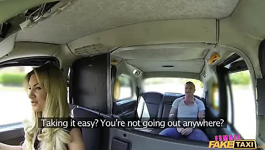 Female Fake Taxi - Tattooed Dude Gives Driver a Facial for a Fare