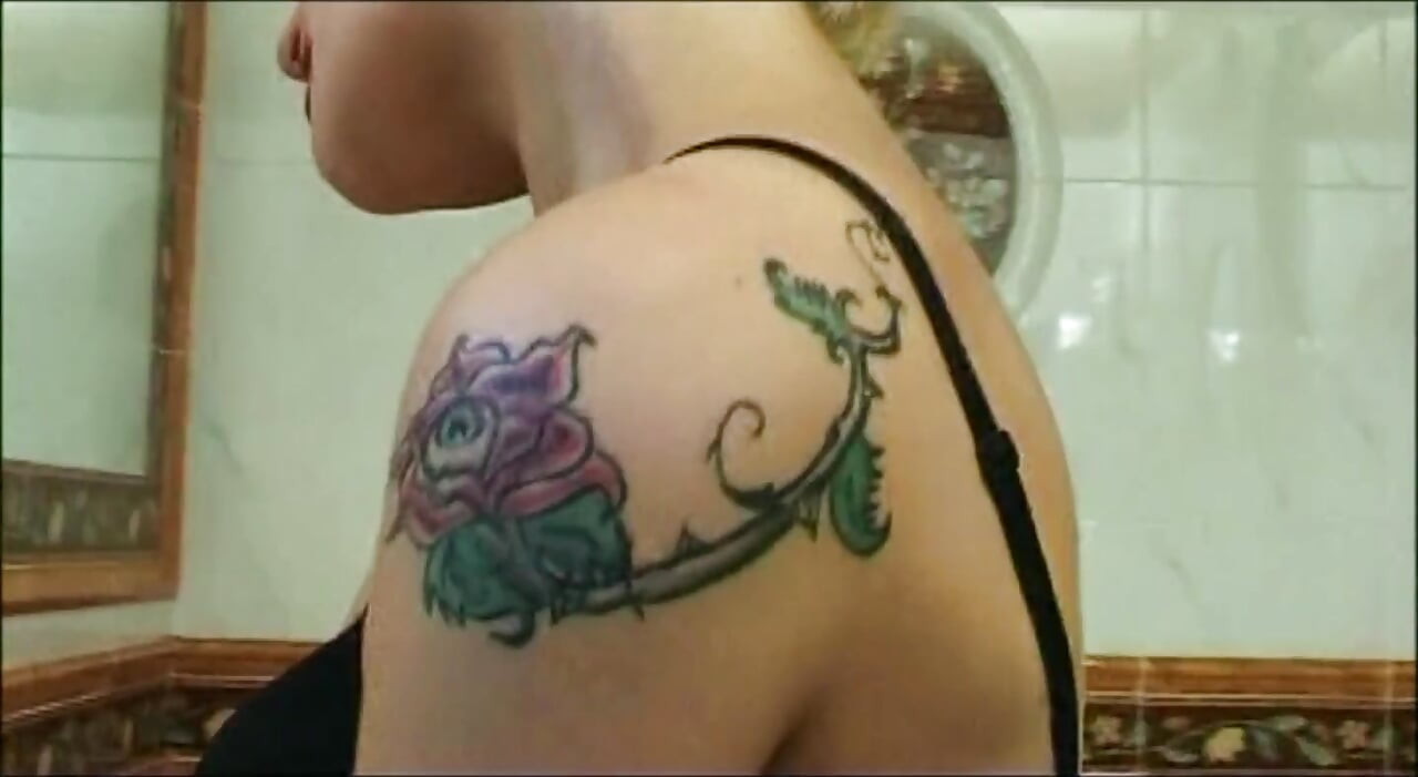 Bonita amadora fode com milf esposas e maridos com paus grandes
