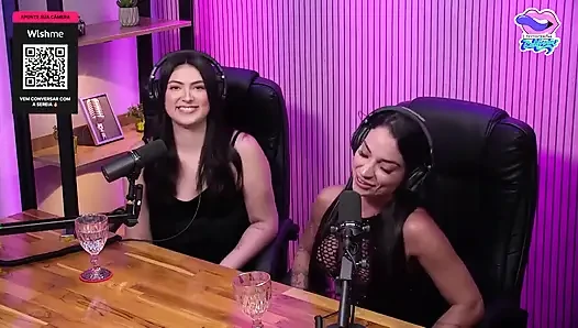 Aksi hot lesbian latina di ranjang!