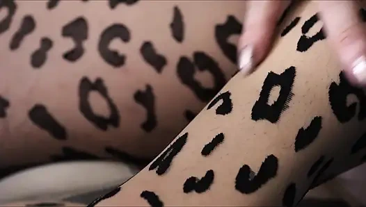 Шаловливая трах в колготках с леопардом