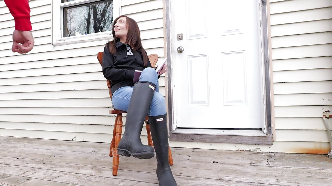 Squirting in my jeans - Neighbours watch me orgasm