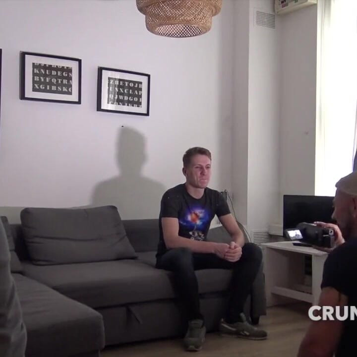 金发女郎tink KORAR被詹姆斯·贝内特生性交