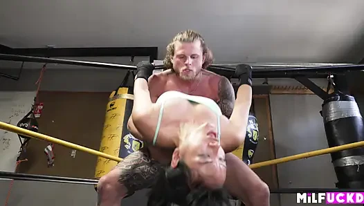 Boxen-schätzchen pins sexy sparringpartner