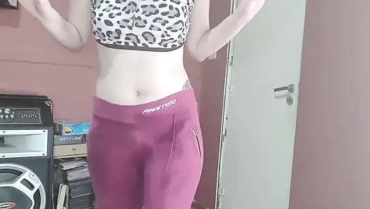 Banyo işgal edildi ve pantolonuma işemek zorunda kaldım