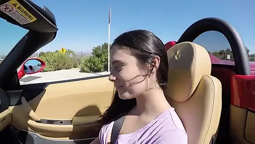 Violet Starr erkek arkadaşının üvey babasını doğal göğüsleriyle azdırıyor