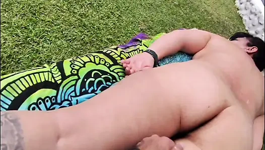 Kami pergi ke pesta nudis