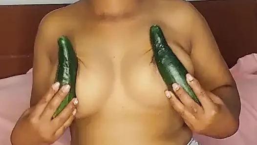 Amında salatalık kullanıyor