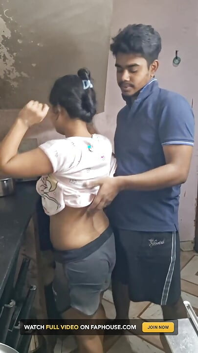 Desi Ex-hot Wife Sex Boyfriend Night Alone Cooking Time