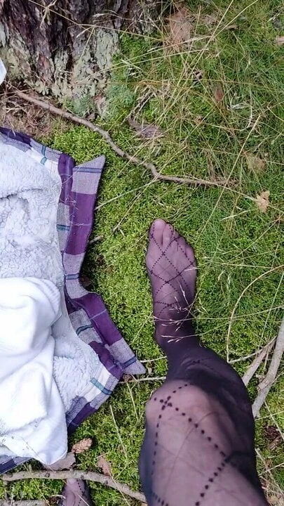 Im Wald mit Nylons