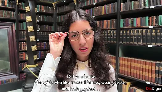 İnek kız akıllı kitaplar okumak yerine sevişmek istiyor
