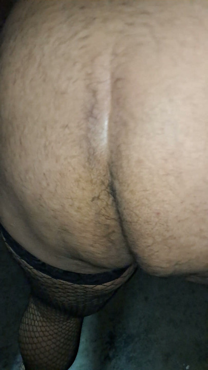Look at my little duck as my ass claps