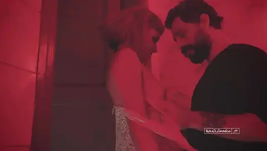 Candy Kush Mengganggu Suami Dan Menyeret Saya Ke Kamar Mandi Selama Pesta Untuk Quickie