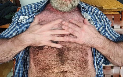 Üvey baba ofiste yalnız