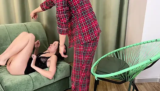 Я сквиртую на мое лицо после грубого, грязного траха в горло с камшотом и анальным кримпаем