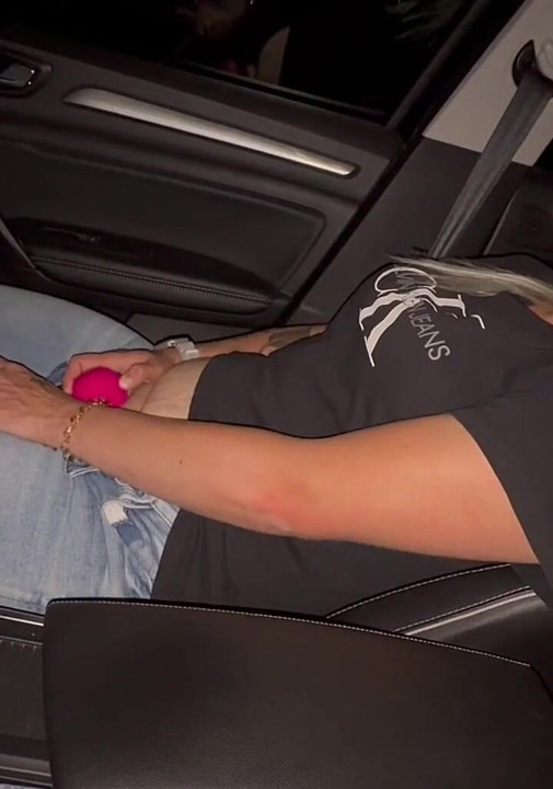 Outdoor Been Caught Naked Wet Cunt Fingering Rubbing Rose Satisfyer Multiple Orgasms Blonde Hot Couple Fuck My Pussy