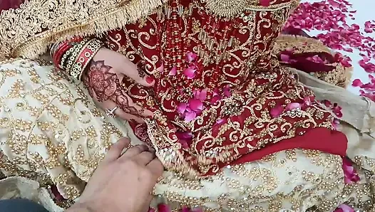 Suhagrat - seks malam pernikahan pertama - pasangan hot India baru
