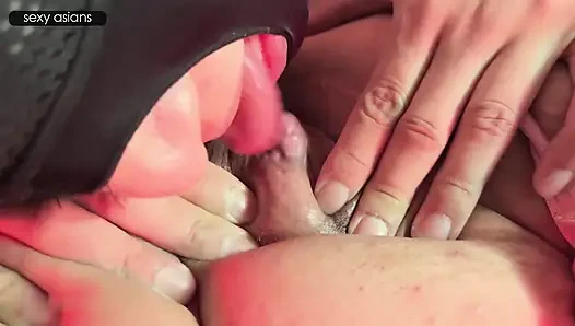 Si cantik semok tanpa sensor. Tubuh menggairahkan menikmati masuk dan selesai dalam