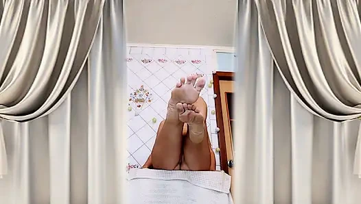 Hot housewife Lukerya flirts in red fishnet panties on the washing machine.