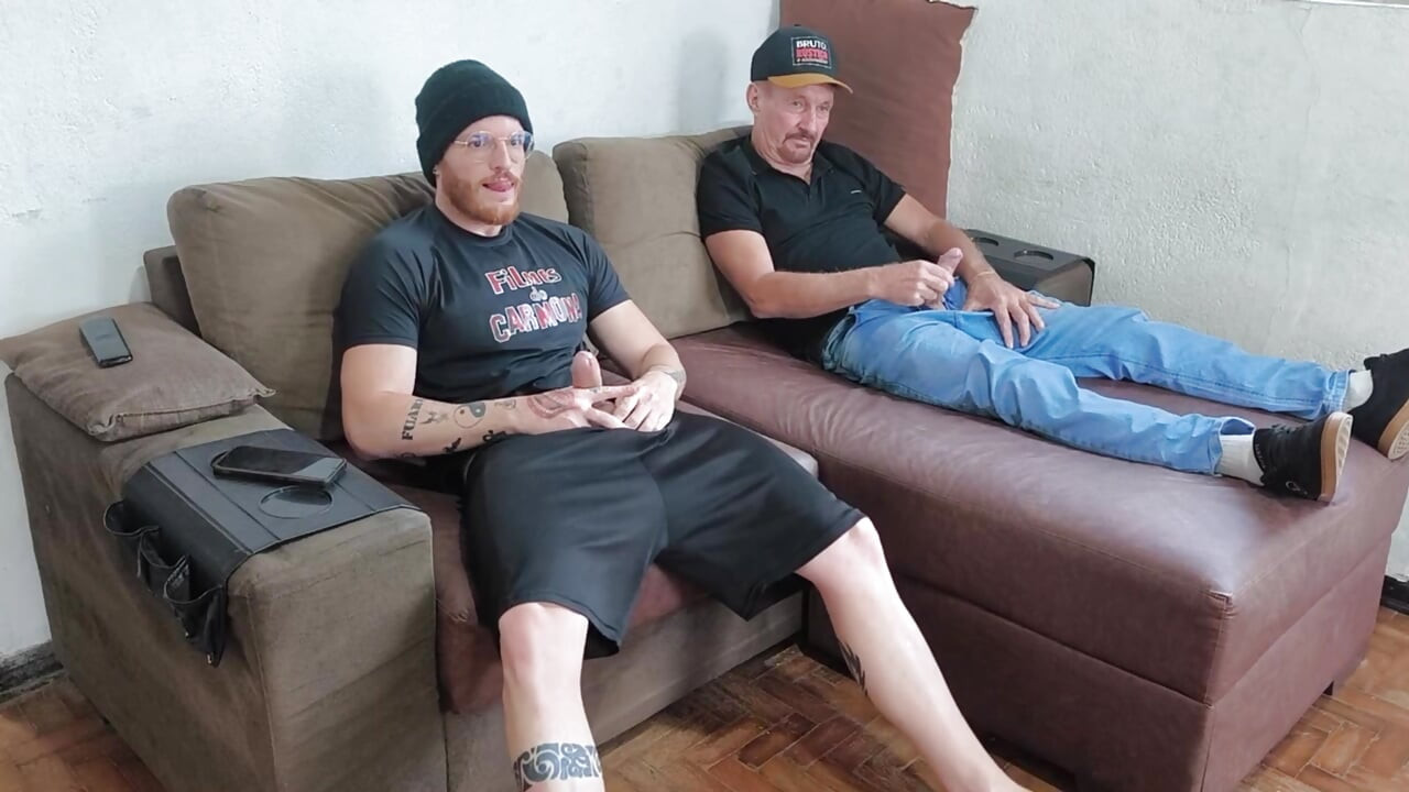 Urach i Carmona se samozadovoljavaju