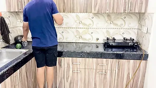 Hintli üvey kız üvey babası için sürtük olmayı seviyor