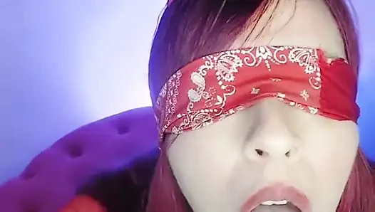 My Boyfriend Blindfolds Me so That I Suck His!