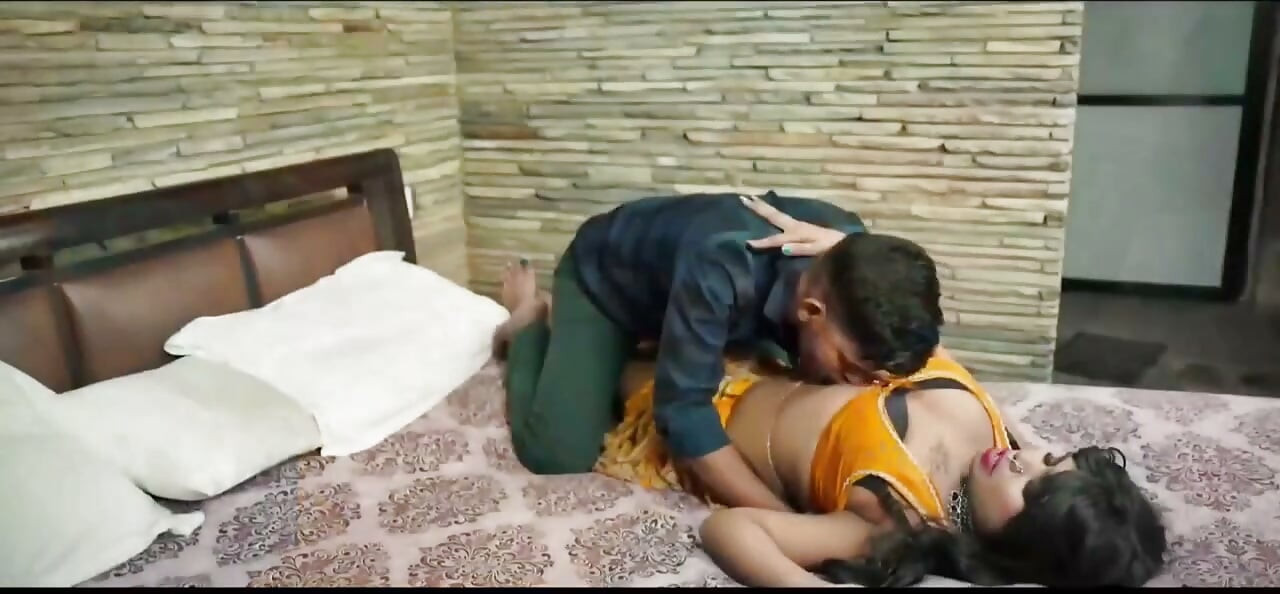 Paid girl randiii ko bula kar raat bhar ghodi bana kar choda hindi clear audio