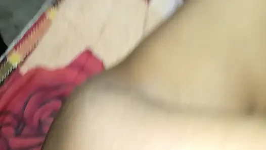 Bhabhi ki milk ko dabakar dudh out kar diya.hut Mein ungali Maar Diya chut mMilk Jor jor se daba kar out kar diya.ein land ghusa Diya