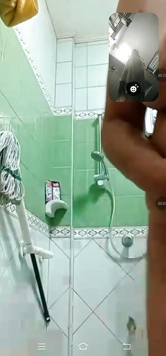 Videoclip cu sex în prima zi a lunii august.