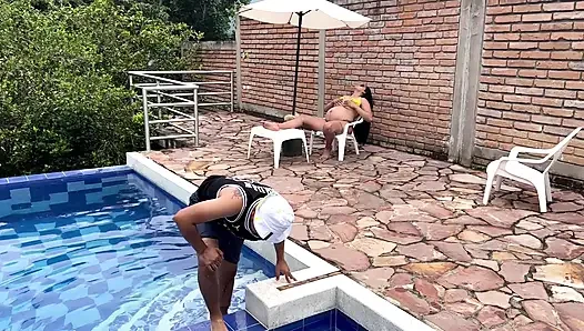 Saya Merayu Pemilik Kolam Renang Dan Kami Berakhir Bercinta Saat Suami Saya Tidak Di Rumah