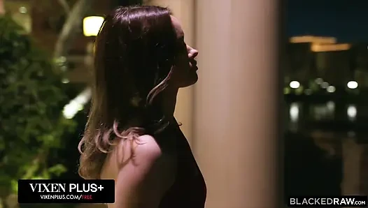 Blackedraw - si imut khloe kingsley lagi asik ngentot kontol besar sampai muncrat berkali-kali!