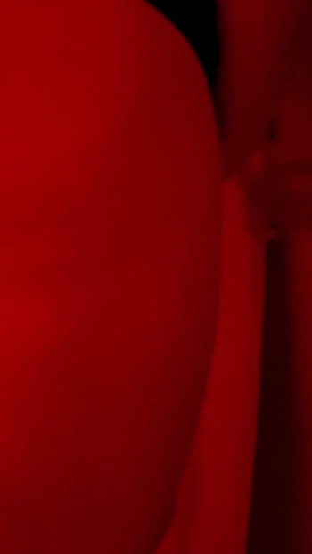 Lỗ vinh quang trong nhà vệ sinh vũ trường, tôi bú một người lạ | Clip 3