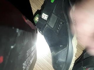 Cum on  Co-workers shoes
