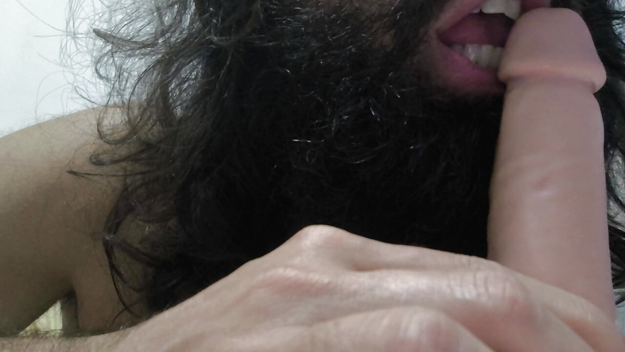 Blowjob berjembut dengan erangan keras, kontol keras, masturbasi anal (gunakan earphone)