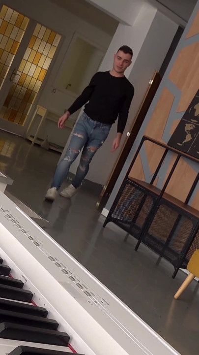 Piano Play Dick