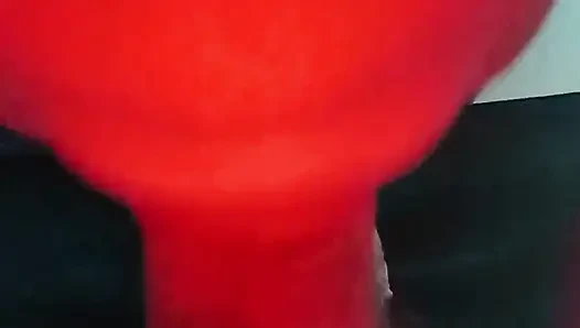 Aldatan komşu gırtlağına kadar almayı ve yüzüne boşalmayı seviyor