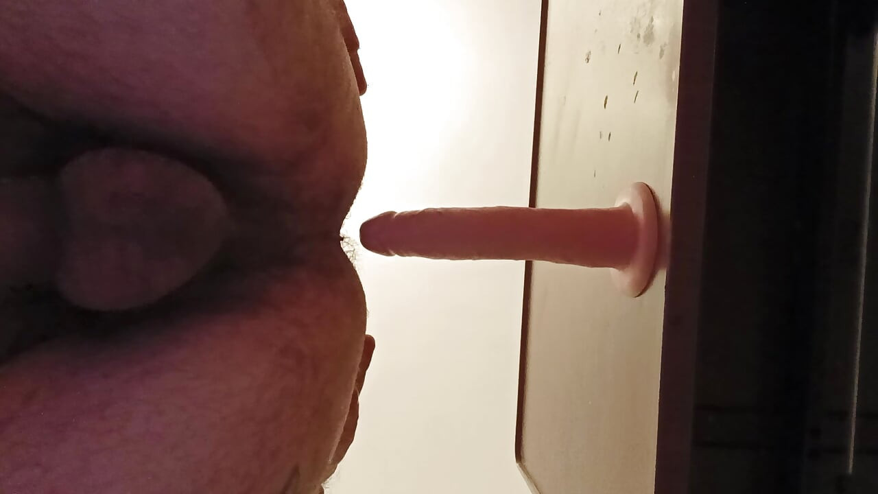 Грязная тайна парня (2-й ракурс)