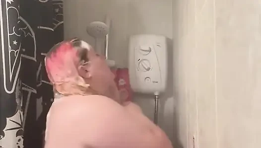 Versehentlich handy in der dusche gelassen