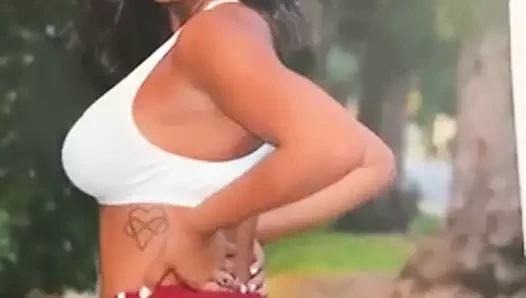 nicole borda üzerinde boşalmak