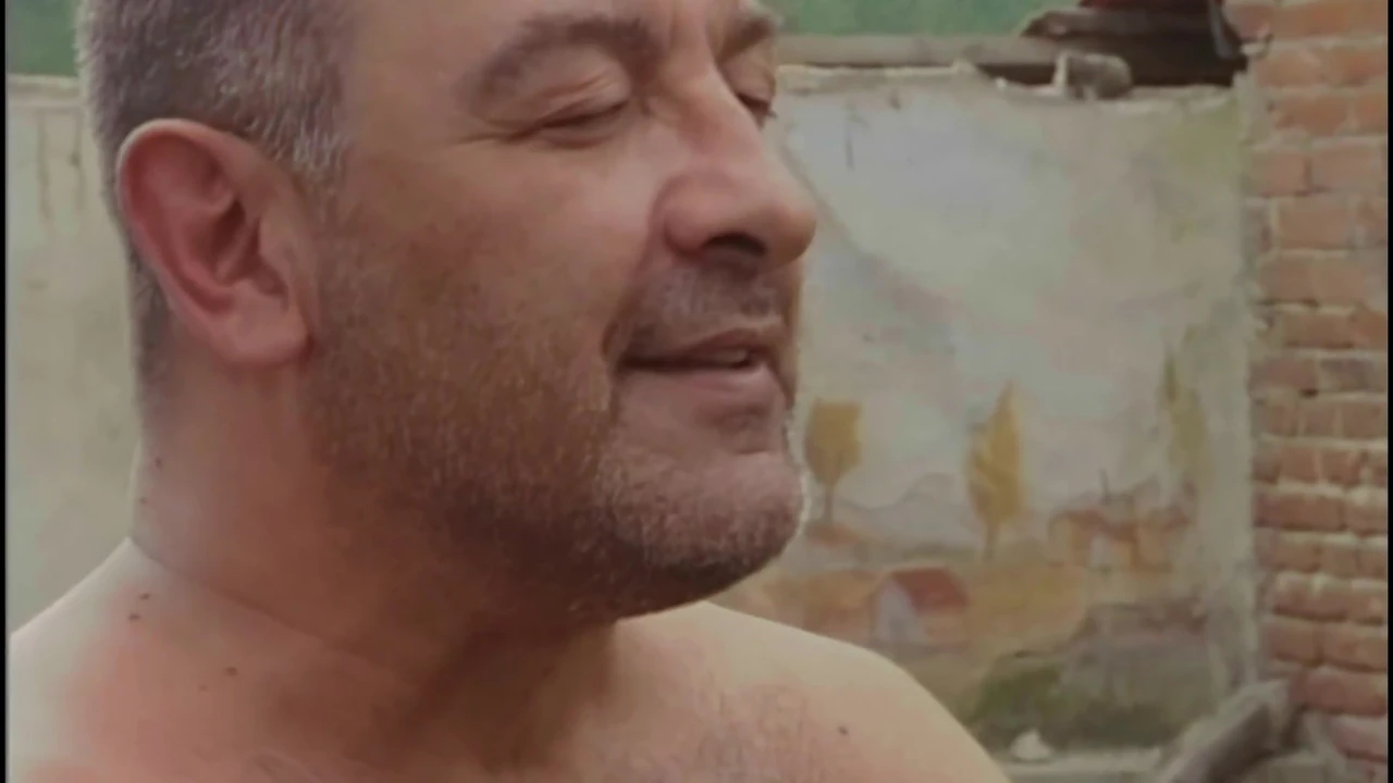 Çimde kahvaltı, ağzımda bir penis ve sonra popomda