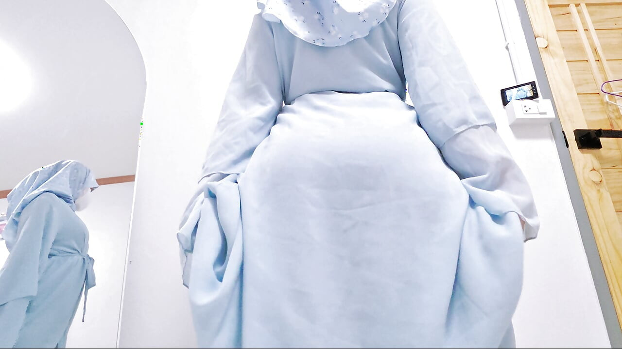 POV: Hijabi Girl With Elegant Blue Abaya Tease