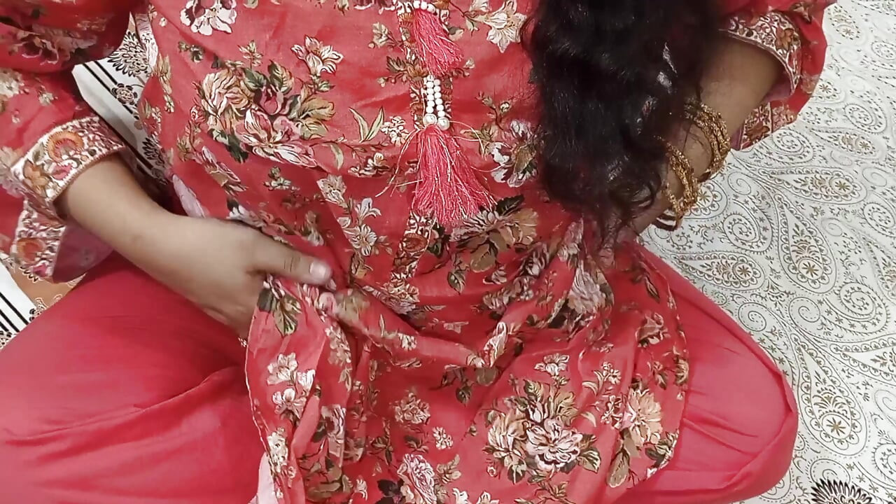 デシ・インディアンの夫婦結婚記念日ケーキロマンスセックス - ヒンディー語音声