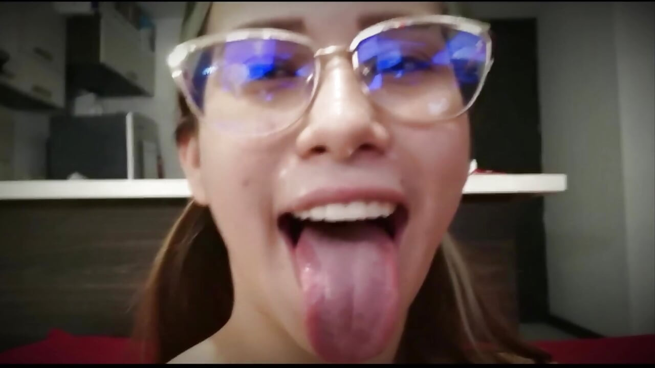 Deep blowjob with a beautiful horny Latina... I cum in his angelic face