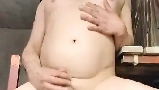 Canlı gösteri sırasında büyük ve jöle anal seks yapıyor