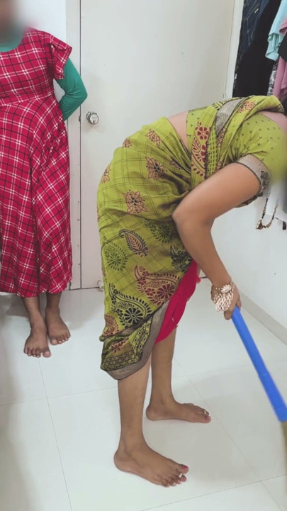 Komal's mistress turned out to be a lesbian and the maid played with her | Clip 1