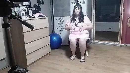 SSBBW tebal menunjukkan dirinya terangsang