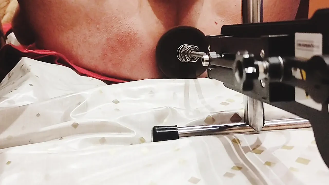Machinaal neuken voor grote dildo 28 cm, dubbel anaal