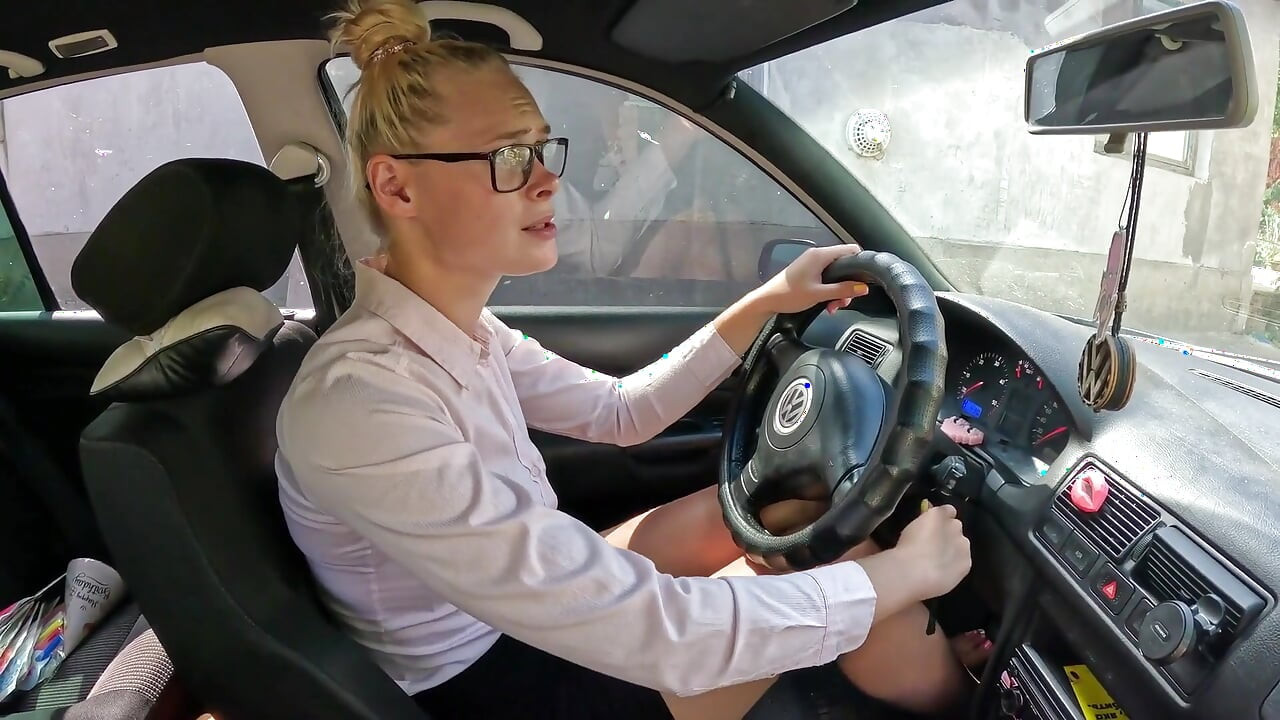 Business Ladys Secret Car Problem vevar &dildo play
