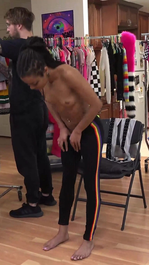 Bts - Bela Kira Noir recebe seu rabo provocado por Bryan Gozzling!