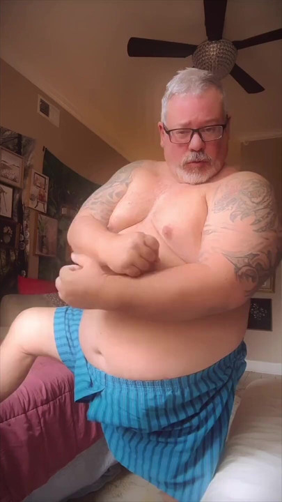 En tatlı oyuncak ayı çıplak dans.. So Erotic